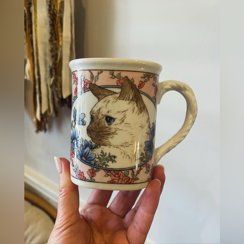 Cute Vintage Kitty Mug